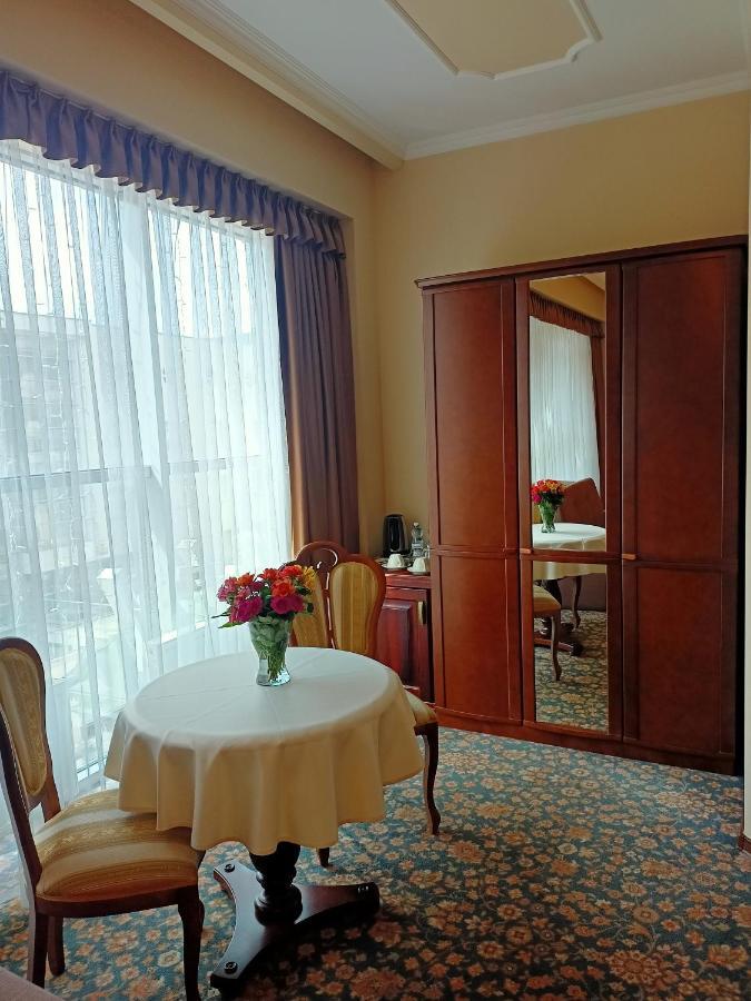 Victoria Cechini Hotel Krynica Zdroj Buitenkant foto