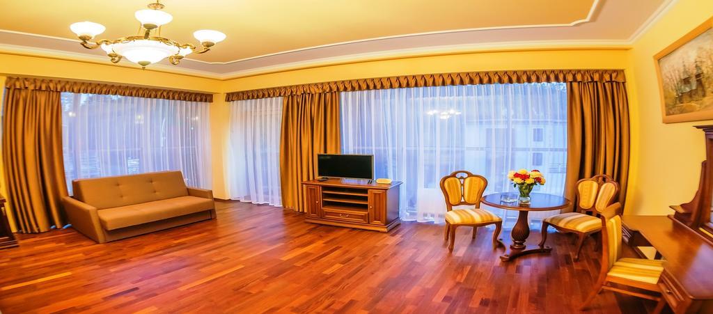 Victoria Cechini Hotel Krynica Zdroj Buitenkant foto